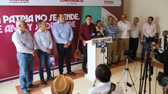 Pável Jarero Velázquez durante una conferencia de prensa en Nayarit.